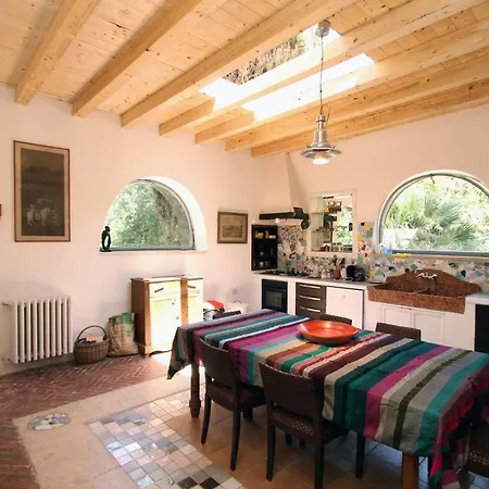 Вилла Writers' Country House
