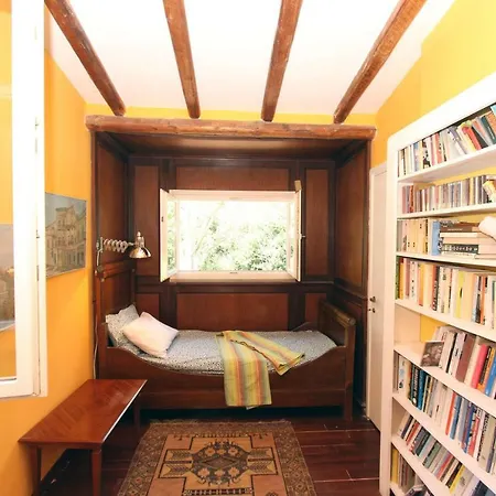 Writers' Country House Вилла