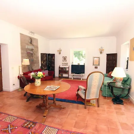 Вилла Writers' Country House *