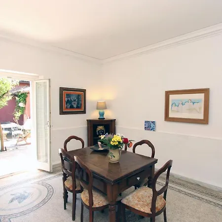 Writers' Country House * Рим
